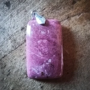 THULITE