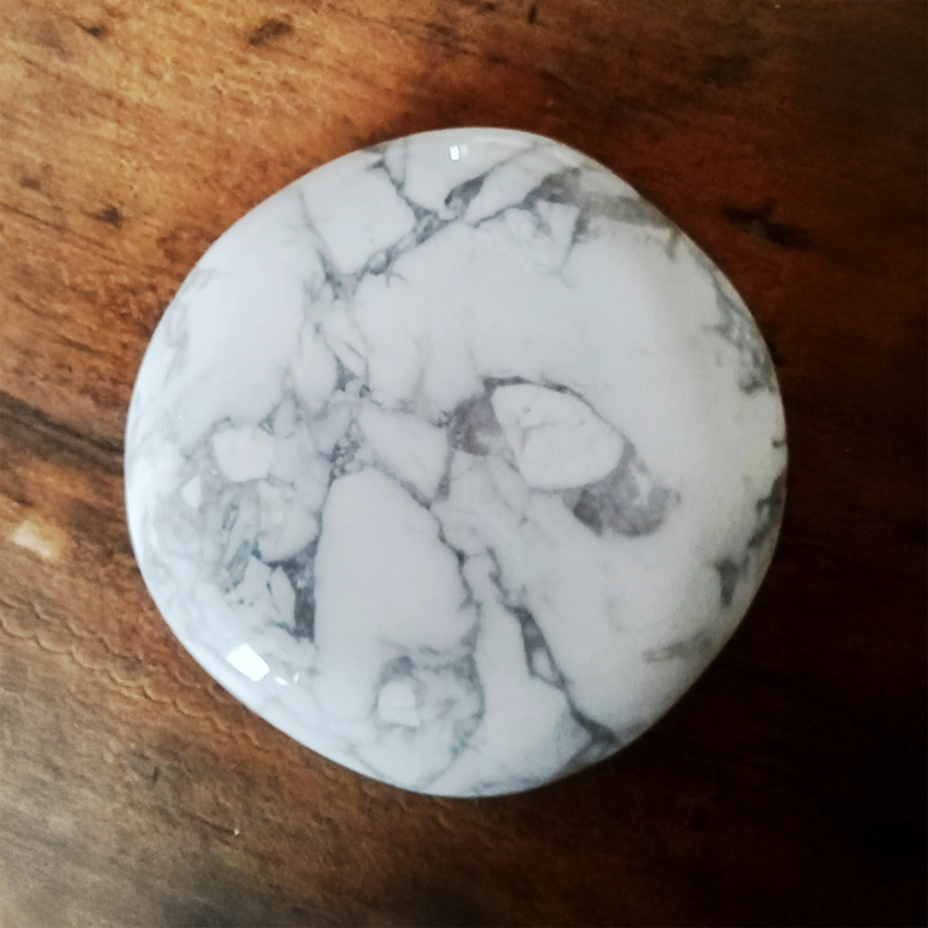 HOWLITE