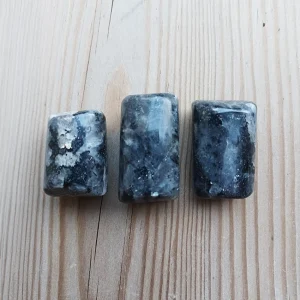 LARVIKITE