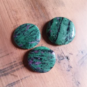 RUBIS ZOISITE